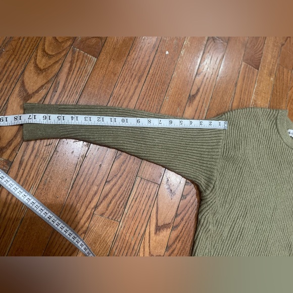 Elodie Sage Ribbed Women's Sweater - Picture 6 of 9